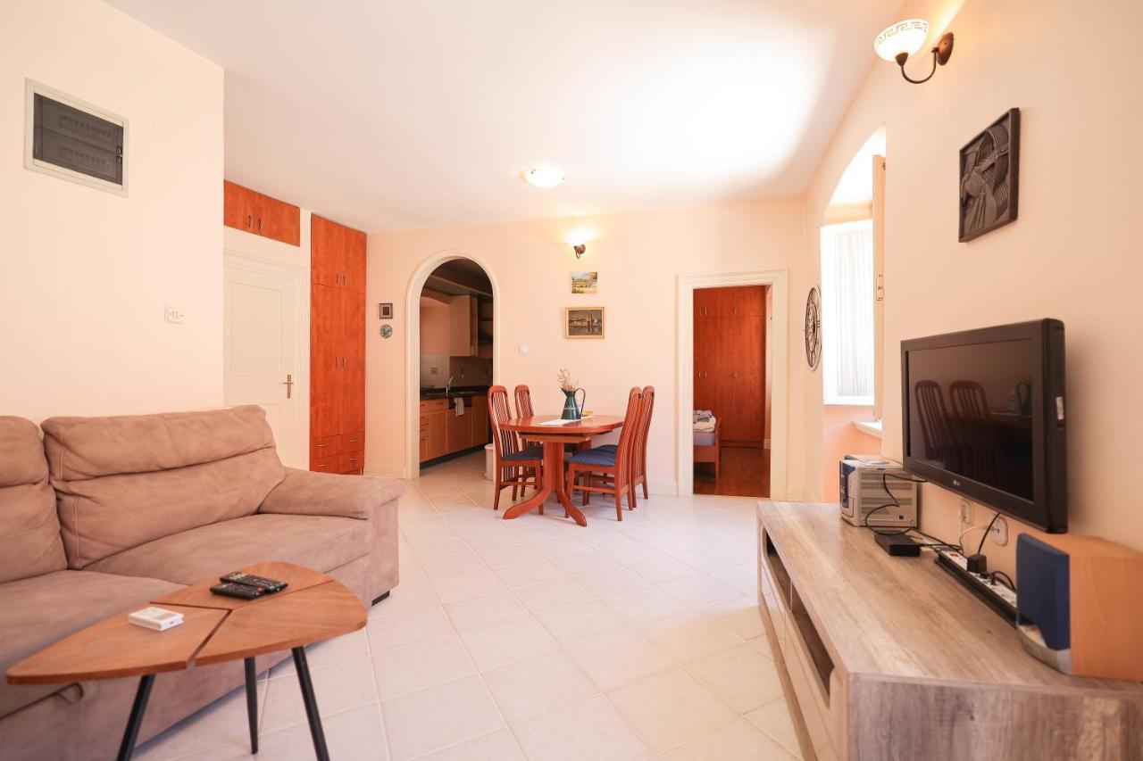 Two Bedroom Apartment In City Center Igor Zadar Zewnętrze zdjęcie